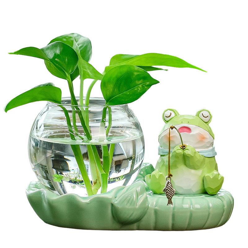 Frog-Themed Hydroponic Vase for Office Decoration