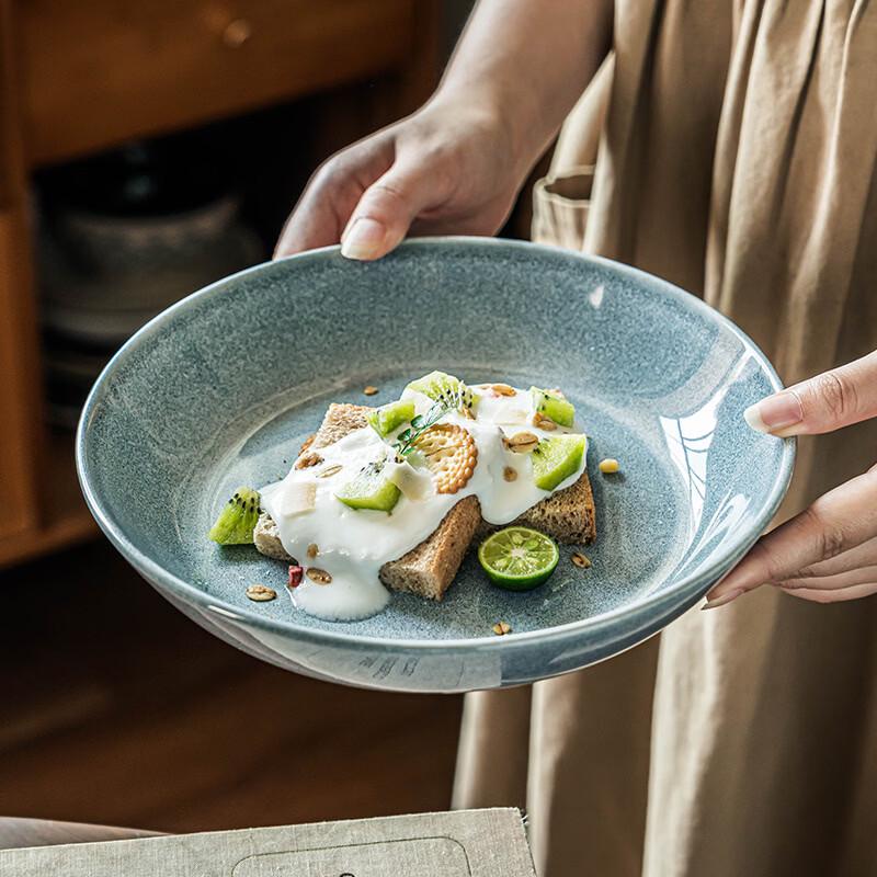 Retro Chinese Ceramic Deep Plate
