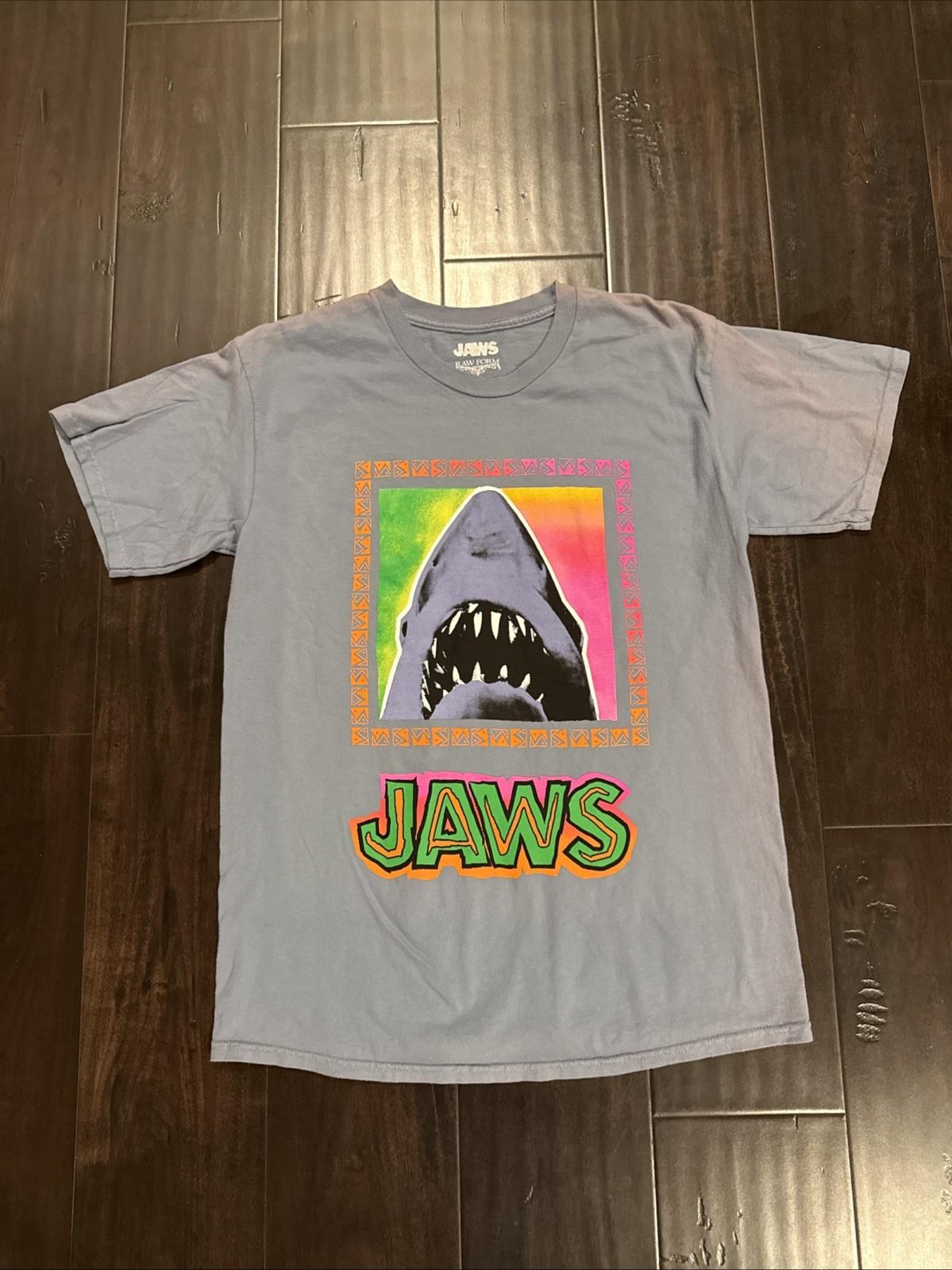 JAWS Movie T-Shirt Shark Graphic Retro 90s Style Neon Colors Mens Size Medium XXL