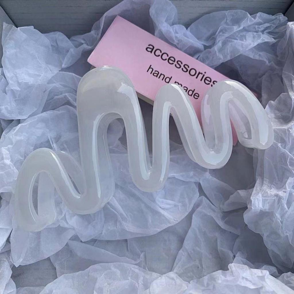 Cream Jelly Wavy Hair Claw Clip - High-End Women's Updo Accessory
