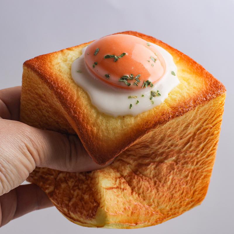 1Pcs Simulation Bread Squeeze Toys Stress Relief Realistic Food Fidget Toy Decompression Cake Cheese Bagel Bread Toy