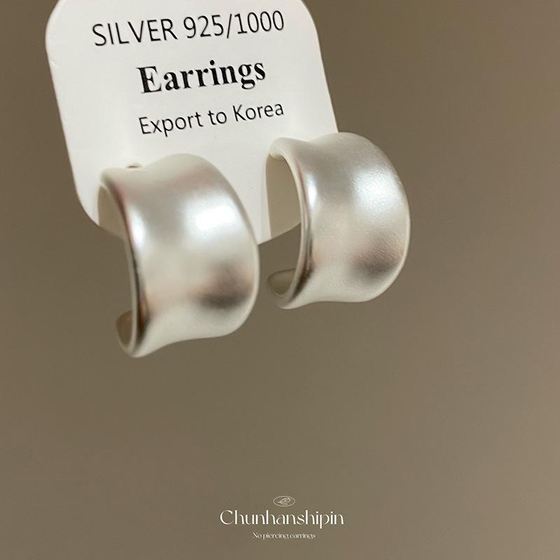 C-shaped wide-sided stud earrings, women's earrings, autumn and winter advanced mosquito coil disc ear clips, no ear piercings, advanced sense