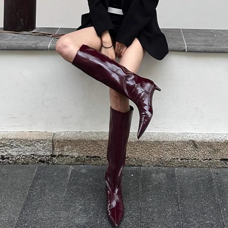 Kožené vysoké dlouhé boty pro ženy vínově červené špičaté nazouvací dámské kozačky nízký podpatek koťátko zralé burgundské lakované