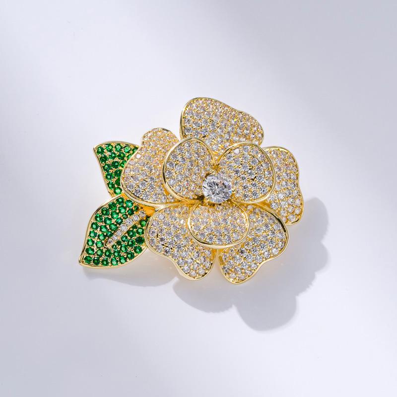Bocxin Yun Luxury Camellia Brooch: Elegant Zircon Adornment for Coats