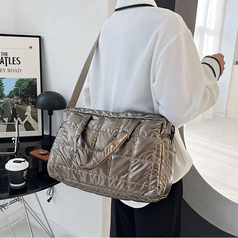 Large Capacity Cloud Crossbody Bag Korean Style Nylon Handbag Bright Space Cotton Tote Bag  Lady