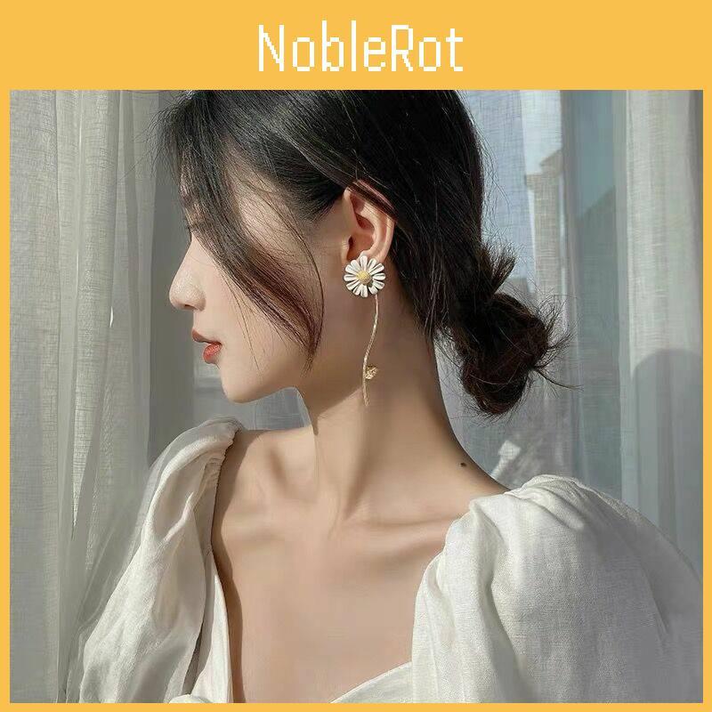 Asymmetric Daisy Flower Jewelry In Silver Tone For Women And Gift Giving