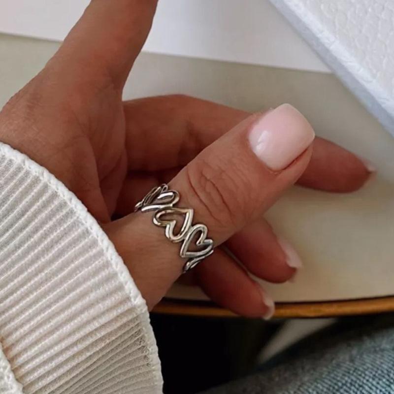 Retro Creativity Heart-Shaped Rings for Women Punk Personality Hip-Hop Skull Heart Ring Party Halloween Zircon Gift Daily Wear