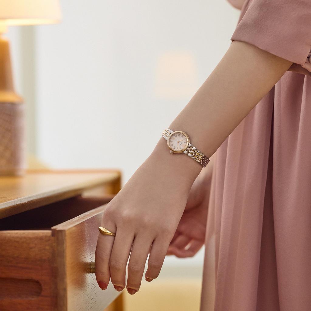 LUKIA SSWA006 Grow Made In Diamond Crystal Glass Silver Silky Pink Pink Stainless Steel [Seiko Watch] Ladies' Watch, Japan, Battery-Powered Quartz,