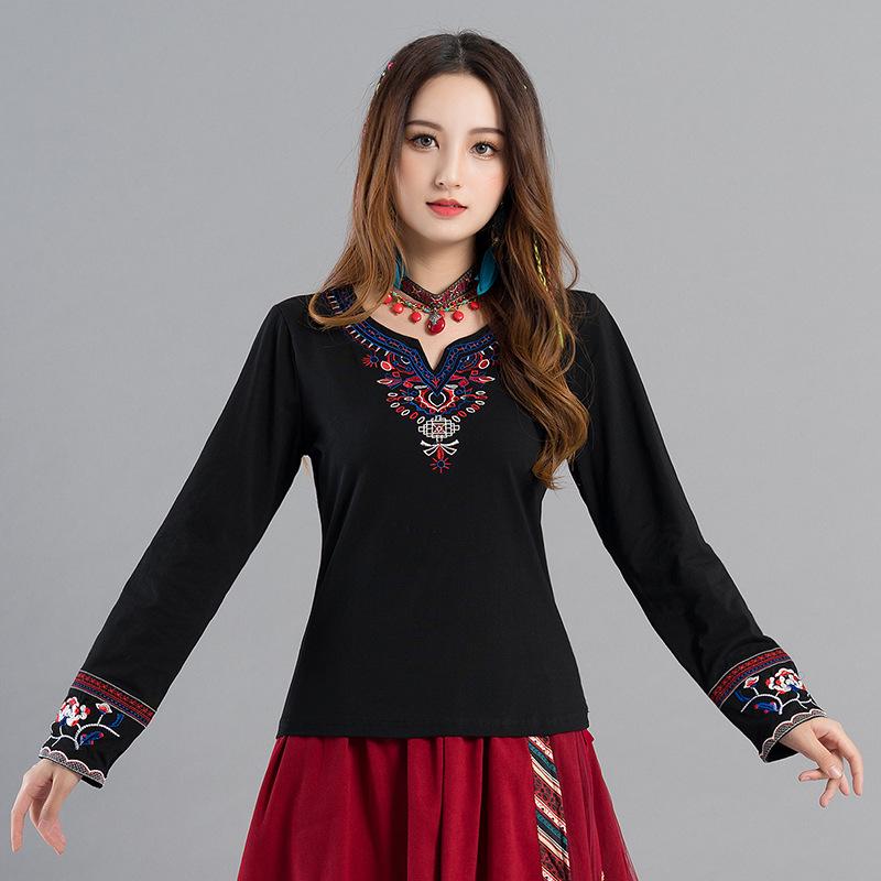 

2024 Женская футболка большого размера с V-образным вырезом, этнической вышивкой, приталенная XXL чёрный