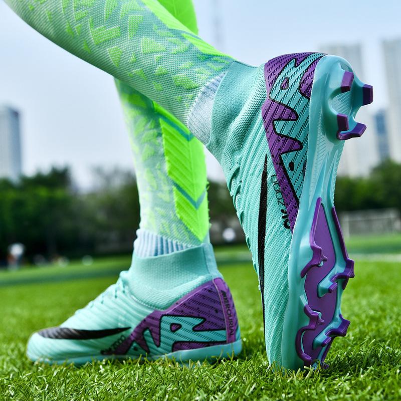 A Pair of New Adult High-quality Non-slip, Breathable and Wear-resistant High-top Football Shoes for Delivery, Professional Competition Training Shoes