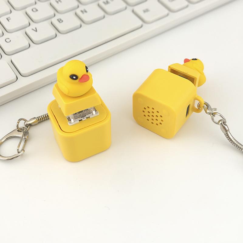 Leuchtend Gelbe Ente Ton & Licht Magnetisches Aufladen Quetschspielzeug Schlüsselanhänger