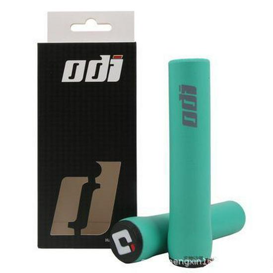 USA Silicone Grips: Ultra-light Shock Absorbing, Dirt-resistant Bike Handlebar Grips for Mountain and Road Bikes