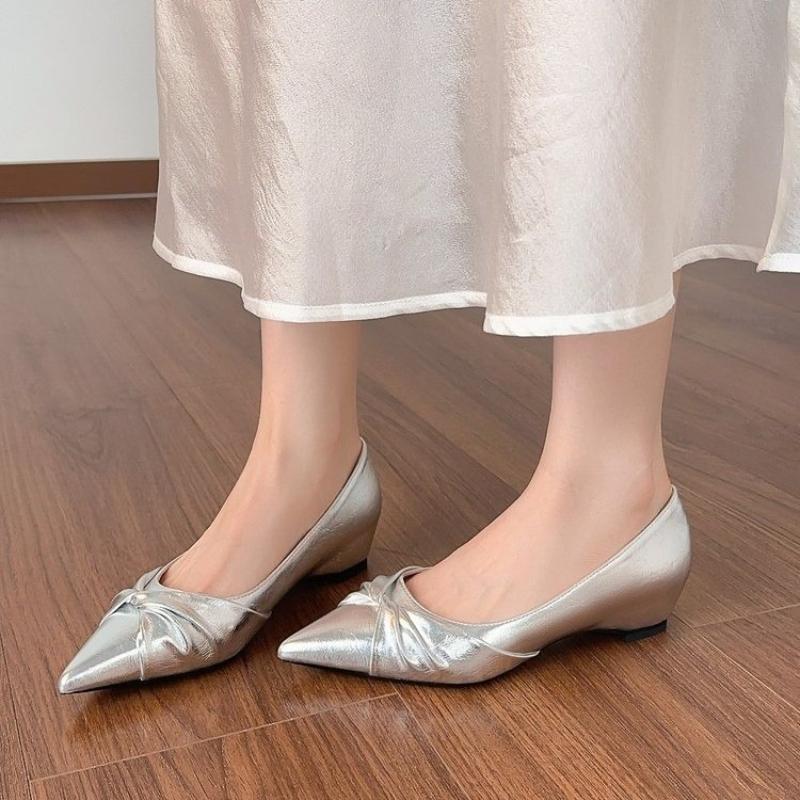 Pointed Shoes Women Summer Soft Sole 2025 New Women's Shoes Shallow Mouth Scoop Shoes Flat Heel Solid Color Leather Flats