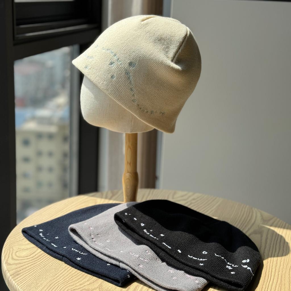 Sweet and Cool Girly Star Embroidered Knitted Hat Cold Hat Simple Versatile Toe Head Woolen Hat