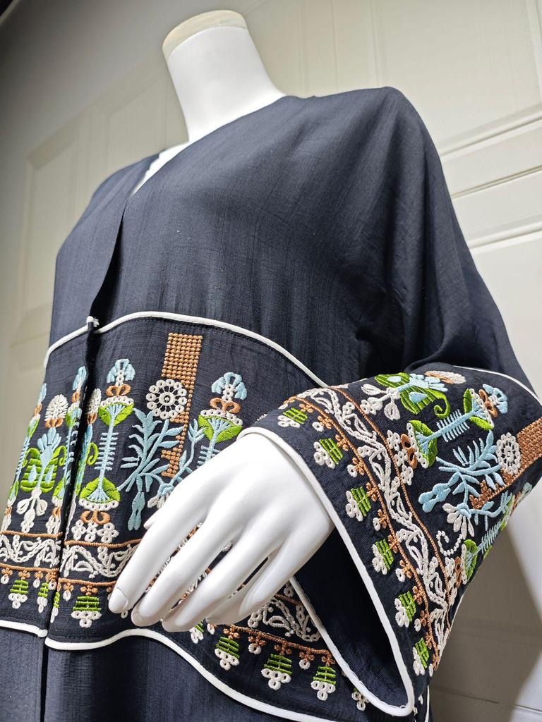 Ladies' Embroidered Floral Cardigan Robe - Dubai Style Muslim Wear