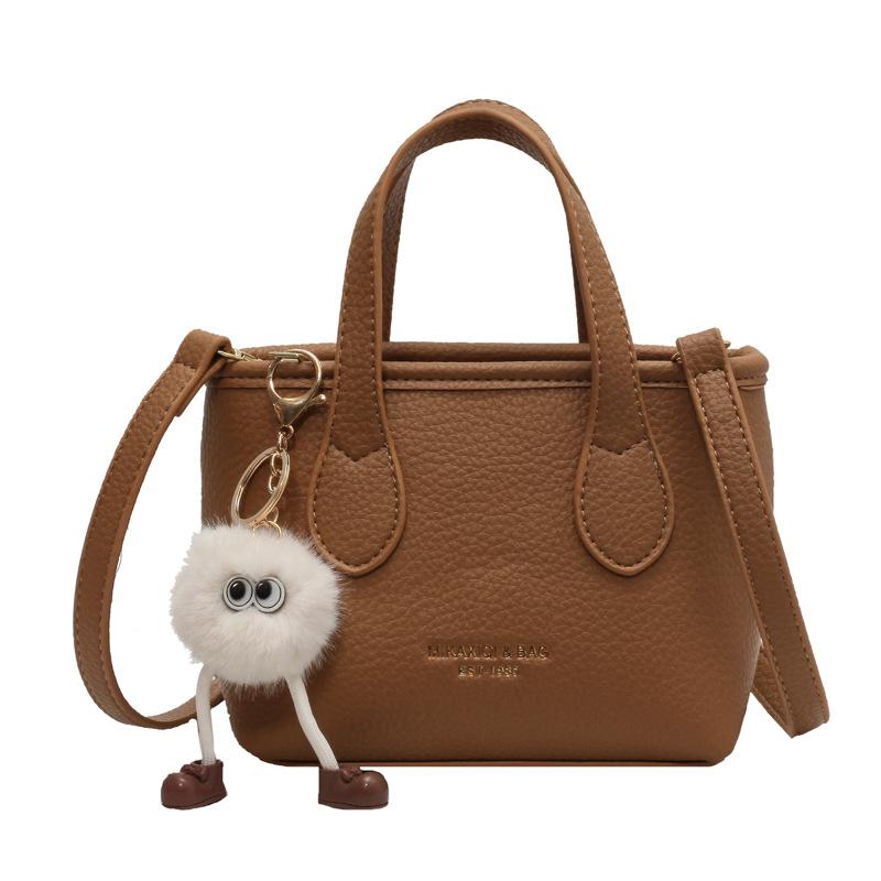 

Simple fashion bag women s 2025 new spring and summer shoulder crossbody bag solid color large capacity versatile casual handbag коричневый