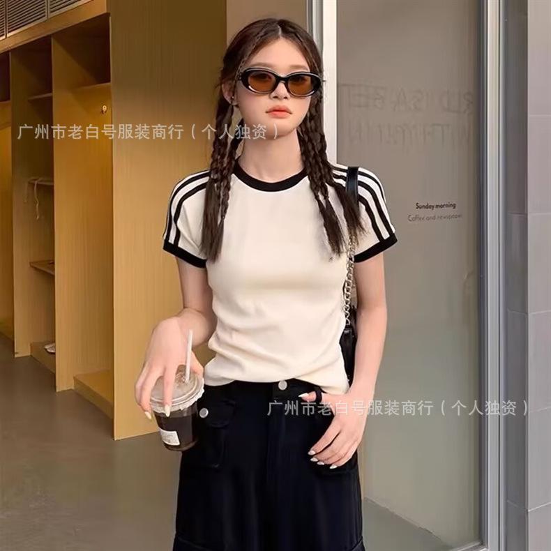 25SS American Trendy Brand Summer New Small Label Letter Embroidery Simple Loose and Versatile Men and Women Couples with the Same Short Sleeves