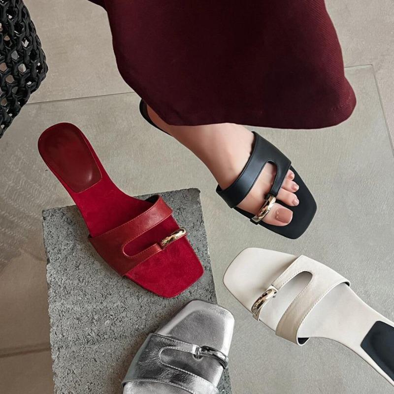 Women Slippers Metal Buckle Design Flat Bottom Slippers French Temperament Square Head Women Slides Summer New Casual Flip Flops