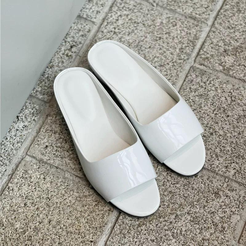 Nappaversion~ Koreansk version av rund tå låg klack en-ords coola tofflor för damers ytterkläder 2025 nya sommar tjock klack mode sandaler
