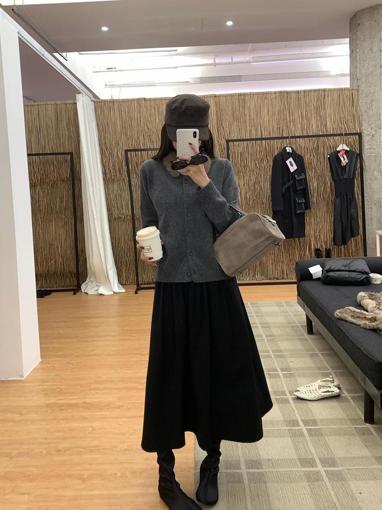 Baisiwang Women's Black High-Waisted A-line Winter Skirt - Slimming, Fluffy, Loose, Mid-Length