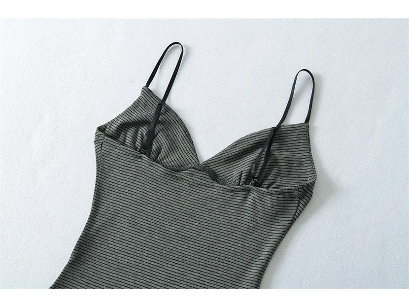 Spicy V-Neck Striped Camisole: Summer 2026 Slim-Fit Sleeveless Crop Top