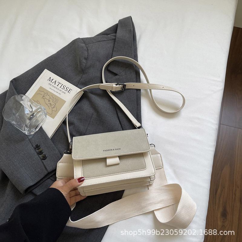 Autumn and Winter Retro Bag Women's New Light Luxury Versatile Shoulder Crossbody Fashion Small Square Bag