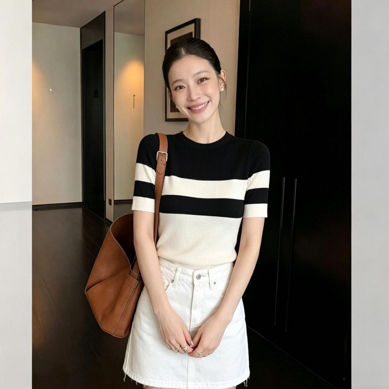 2026 Spring Black and White Striped Slim Fit Short Sleeve Knit Top