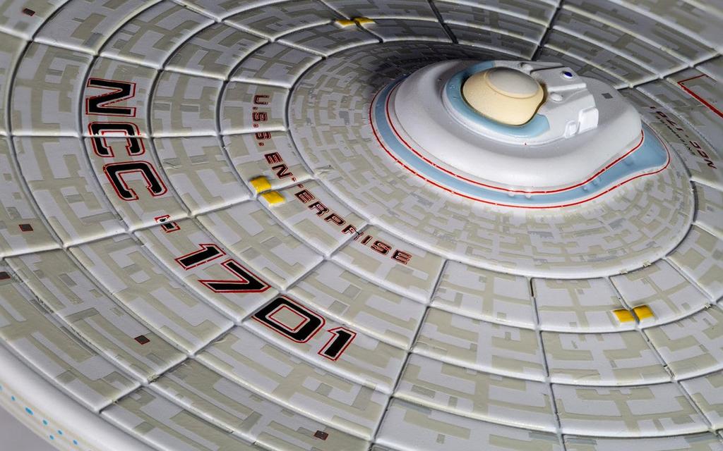 Kyosho CORGI Star Trek - USS Enterprise NCC-1701 (Remodeled Version) from Star Trek II: The Wrath of Khan, Completed Model, CGCC98001