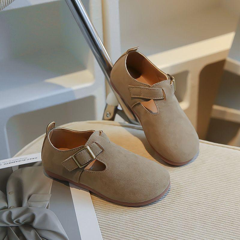 

Детская кожаная обувь Осень 2025: Ретро корейский стиль, мягкая подошва, нескользящие для мальчиков и девочек Size 50, Length 68cm хаки