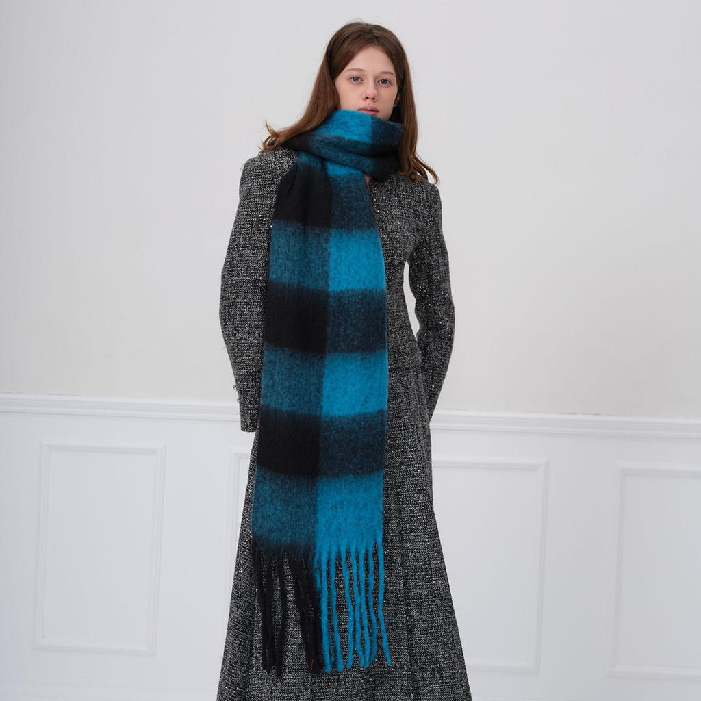 Wind versatile two-color retro plaid scarf women's autumn and winter warm soft waxy atmosphere scarf shawl