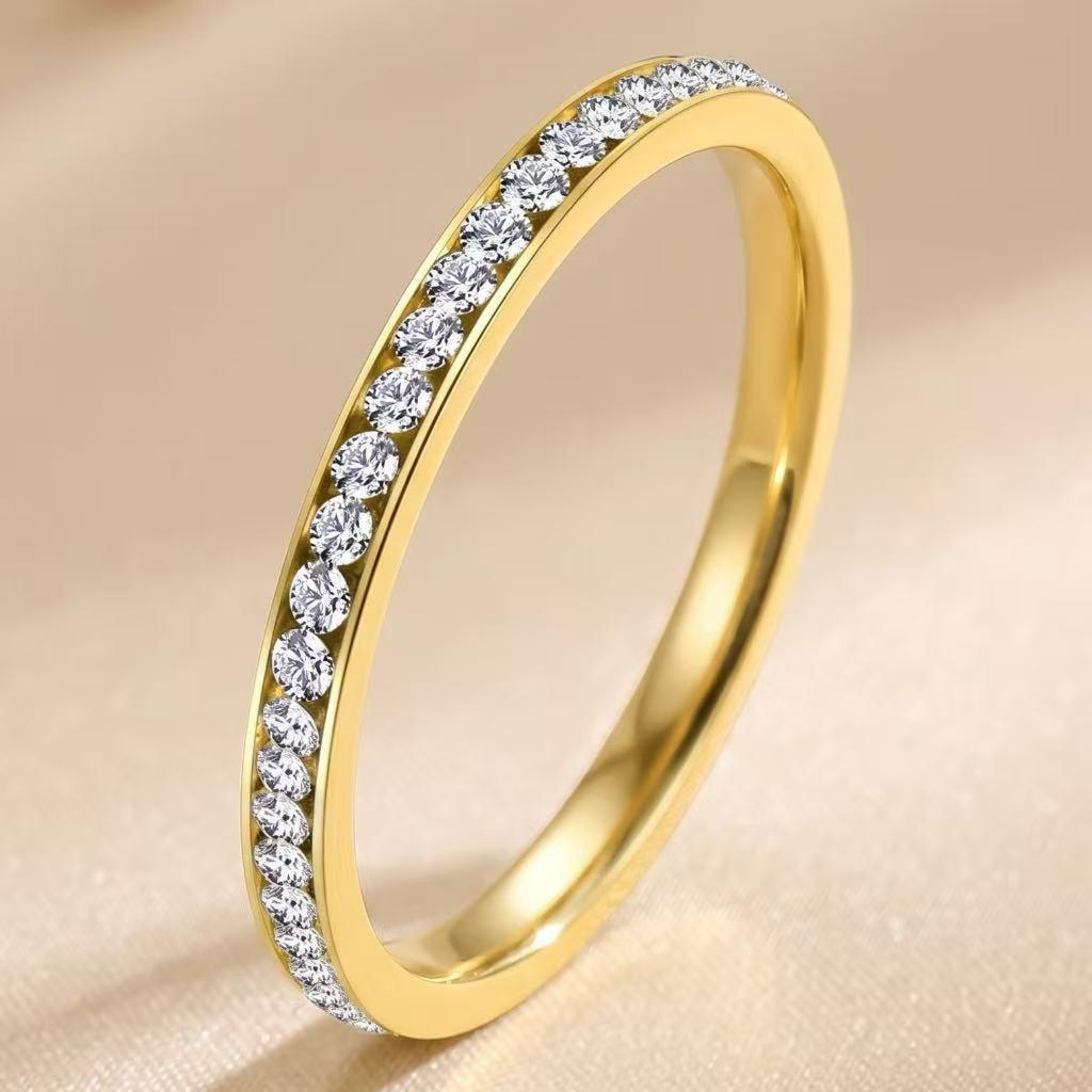 Elegant Full Circle Heart Ring: Fade-Resistant Gold Vacuum-Plated Titanium Steel, Korean Style Couple Ring, Women's Jewelry.