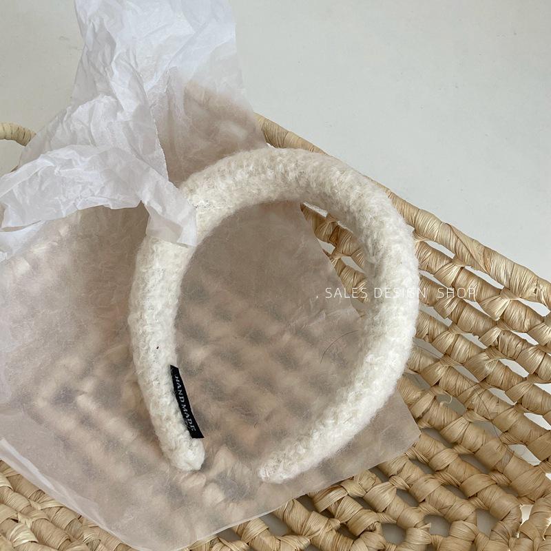 High-End Women's Lamb Wool Headband: Winter Fashion, Solid Color, Stylish, Everyday Wear