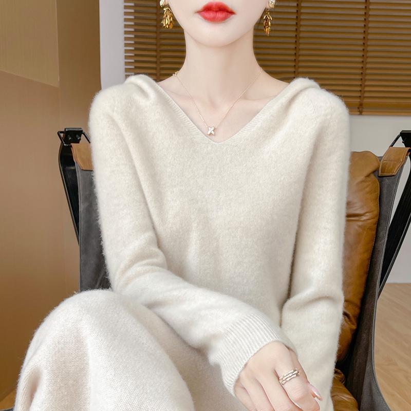 Women's 100% Wool Hooded Sweater: Cozy, Loose Fit, Perfect for Autumn/Winter. Trendy Base Layer and Knit Hoodie.