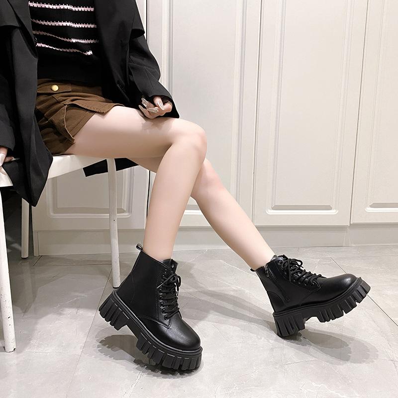 Large Size Martin Boots Women's Autumn and Winter 2023 New Korean Version Comfortable Medium Tube Women's Shoes Platform Sole