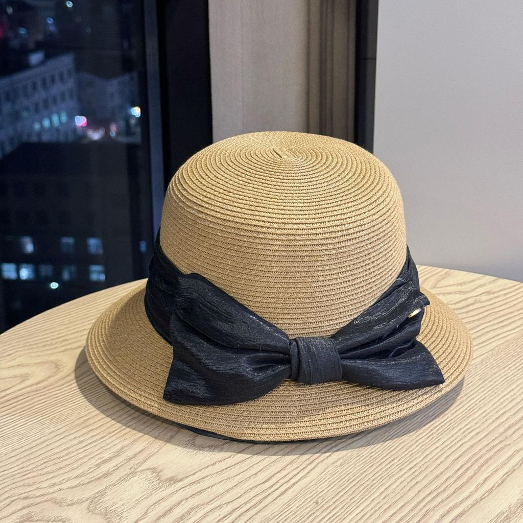 2026The new French retro butterfly-tie straw hat is a must-have accessory for women during the summer vacation. It's perfect for sun protection and