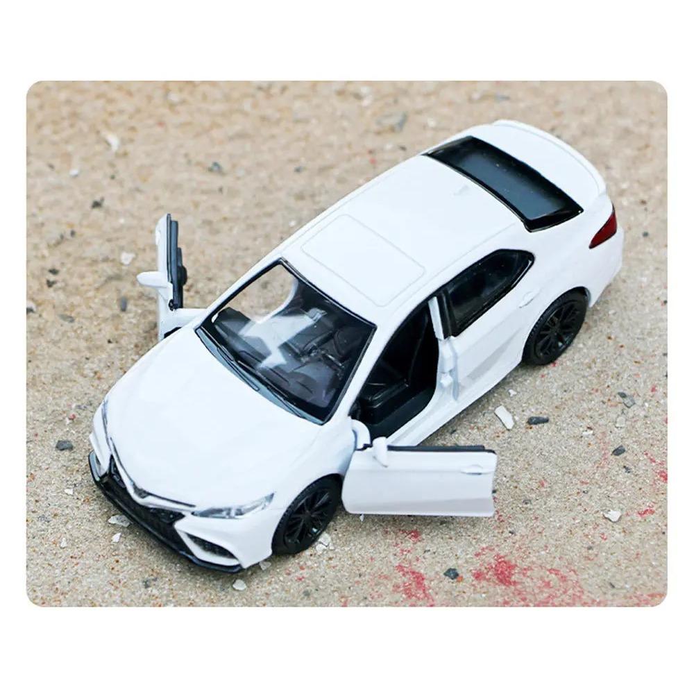1/36 TOYOTA Camry XSE Alloy Car Model Diecasts Metal Vehicles Car Model Simulation Miniature Scale Collection Childrens Toy Gift
