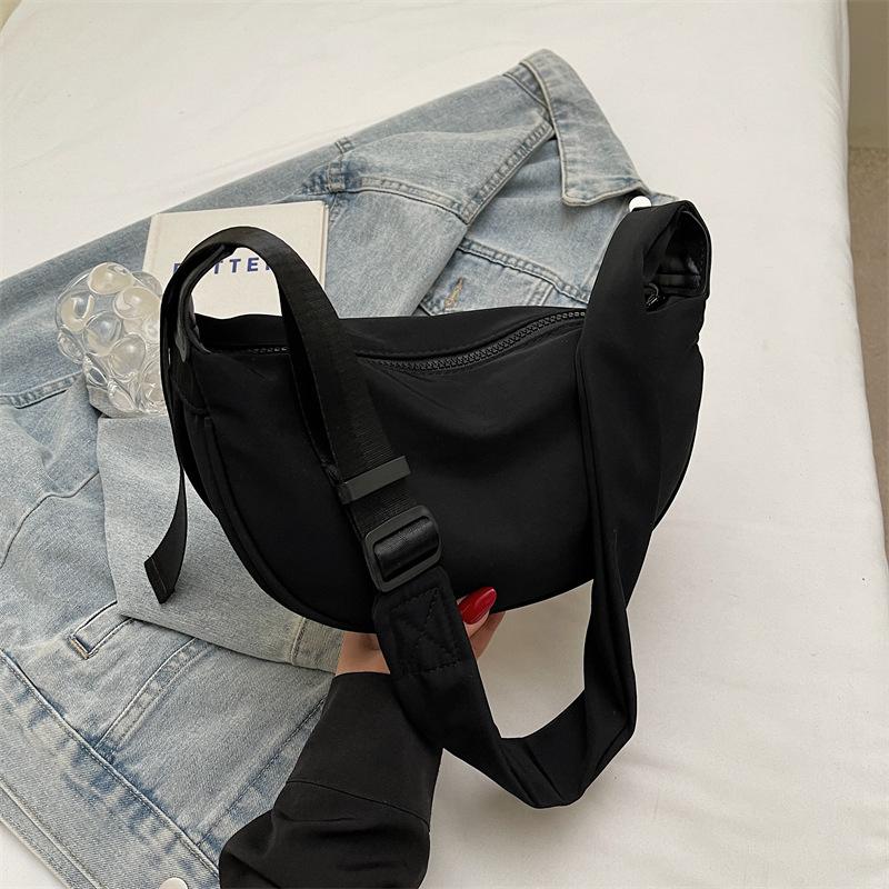 Casual small bag women's new large-capacity versatile dumpling bag summer versatile shoulder messenger bag