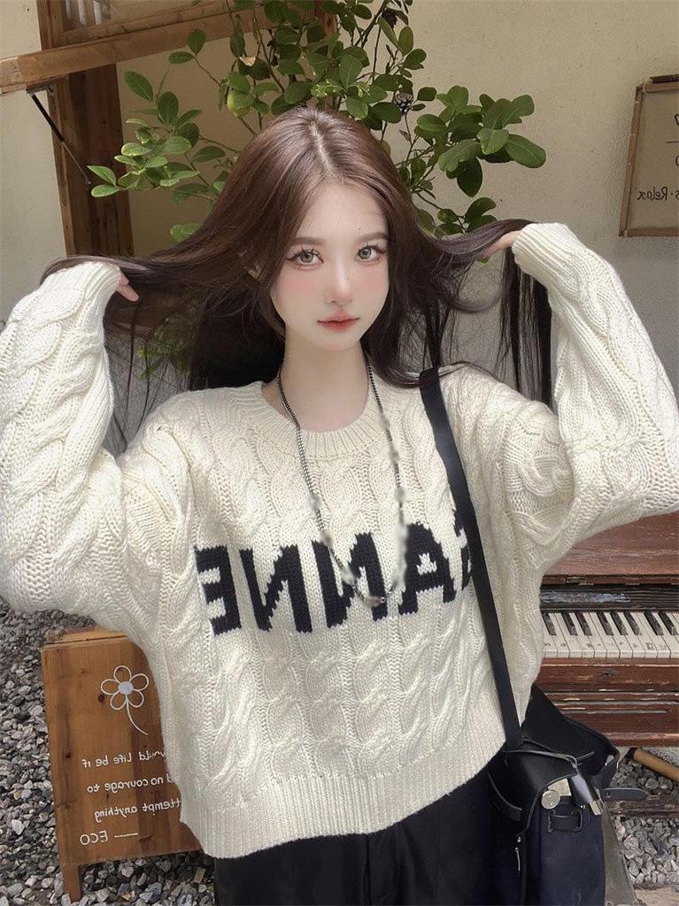 Women's Cozy Cable Knit Letter Sweater: Autumn/Winter Loose Round Neck Knitwear