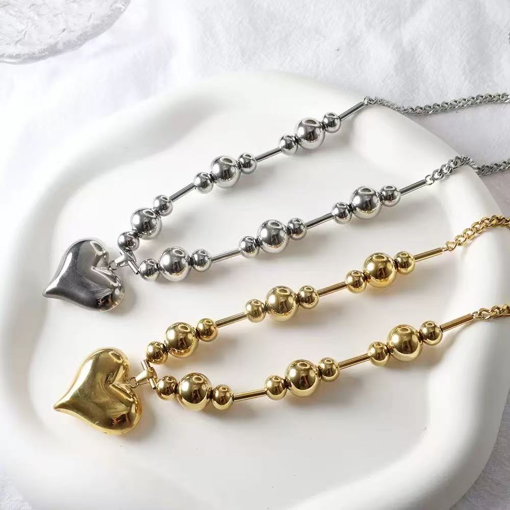 Fashion Heart Pendant Necklace for Women Gold   Silver Tone Beaded Chain Necklace Trendy Statement Jewelry for Daily Wear  Gift