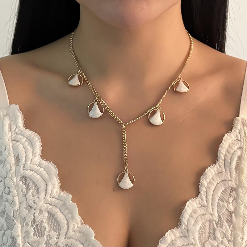 

Temperament fan necklace collarbone chain fashion high sense Y-shaped necklace jewelry women