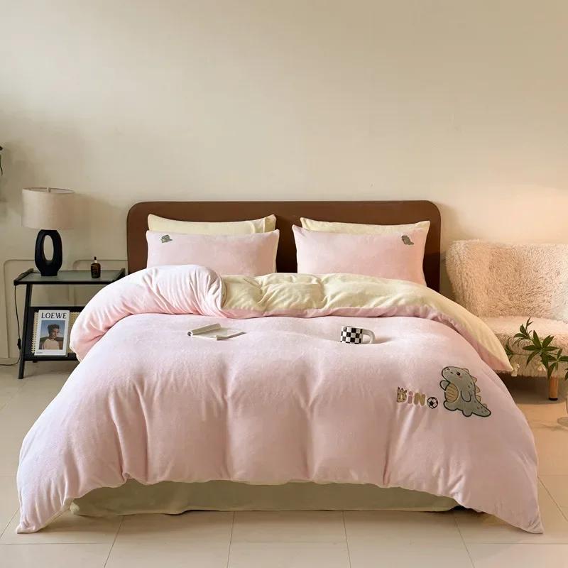 2025 high gram weight thickened warm cute cartoon milk fleece four-piece set embroidered baby fleece double-sided fleece bedding