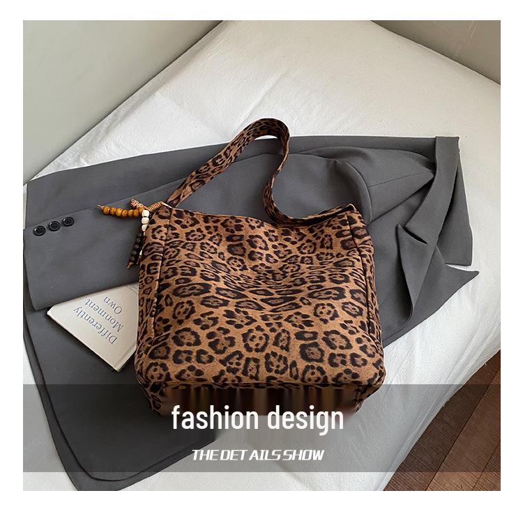 Leopard Print Suede Women's Bag - Autumn/Winter Large Capacity Retro Shoulder Bag, Trendy & Popular for Commuting.