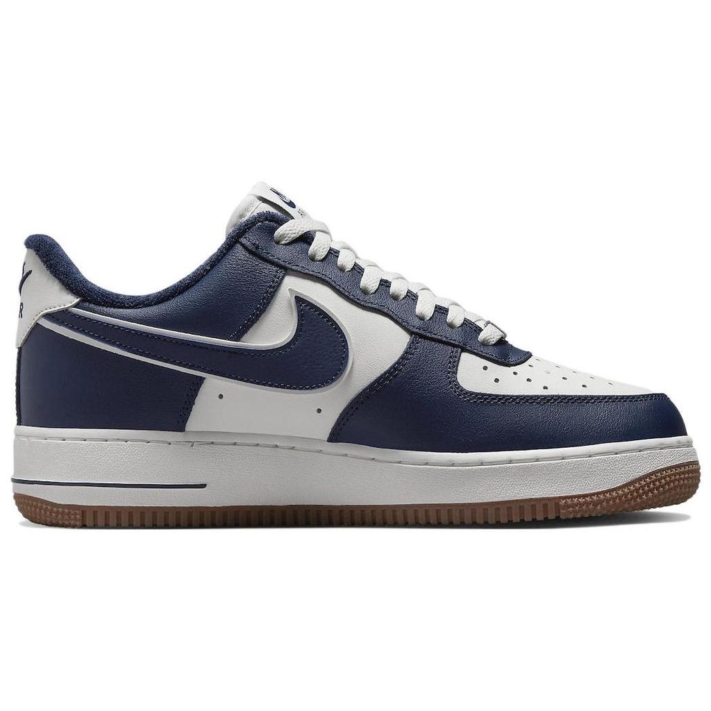 Nike Pánske tenisky Air Force 1 '07 LV8 College Pack - Midnight Navy - modrá, stredne modrá, gumová, hnedá DQ7659-101