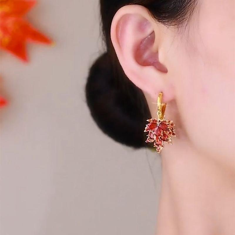 New Design Red Zircon Maple Leaf Pendant Earring For Women Light Luxury Tassel Chain Crystal Earring Girl Exquisite Jewelry