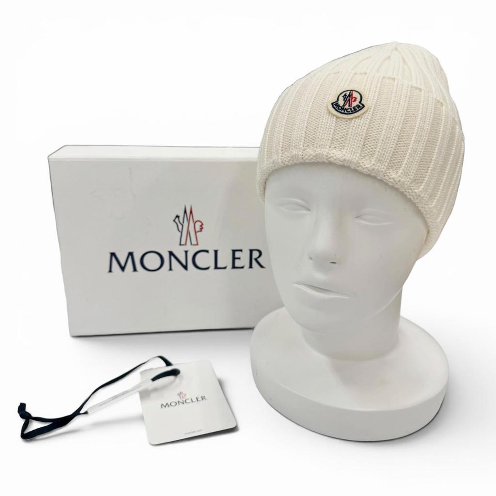 Pristine MONCLER Knit cap Beanie with logo patch Ivory wool Women Used
