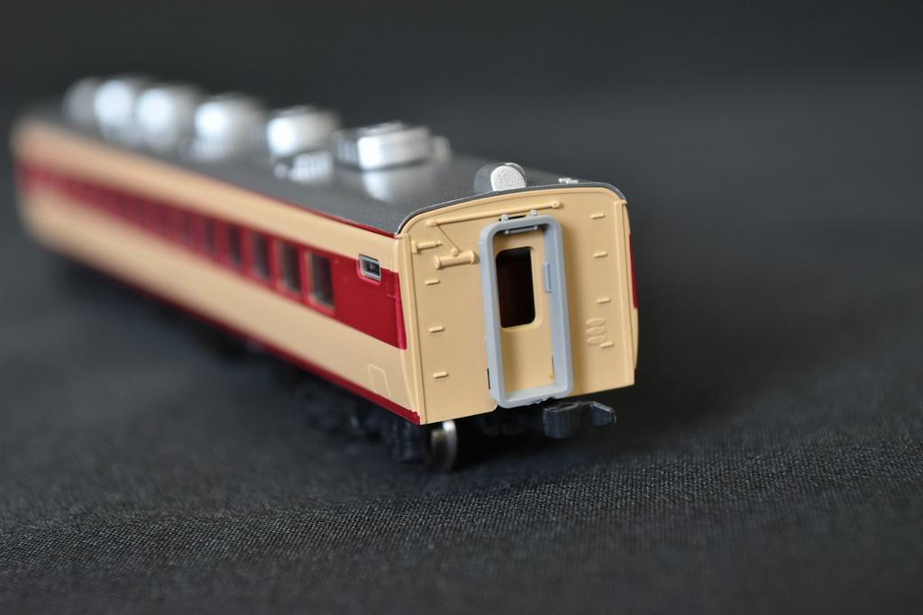 KATO 4173 Saro 183-1100 Red and Cream N Gauge/N Scale Model Train Car from Japan