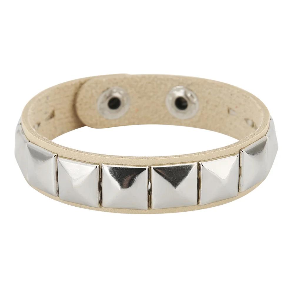 Einreihiges Punk Rock Nietenarmband Quadratisches Stachel-Leder-Manschettenarmband für Männer Frauen \Armband Armband