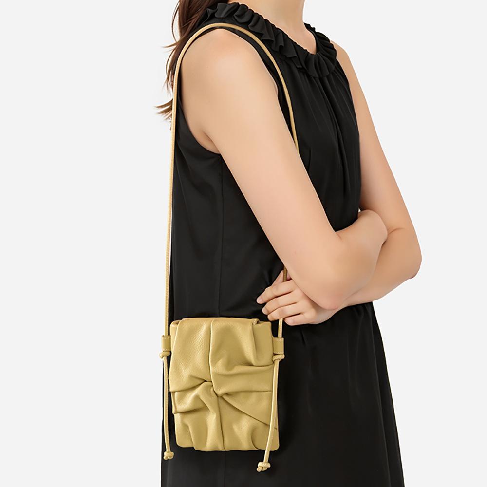 

Новая кожаная плиссированная сумка модная кожаная женская сумка нишевая сумка-мессенджер первый слой коровьей кожи сумка на плечо