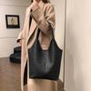 Retro Large-Capacity Bag Women'S Fashion Simple Shoulder Bag Soft Surface Casual Commuting Texture Tote Bag