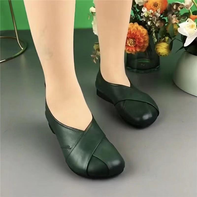 Popular low-heeled soft-soled mother shoes soft-leather shallow-mouth Doudou shoes 2024 spring and autumn new one-pedal commuter single shoes women